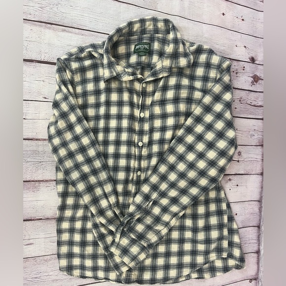 American Eagle Outfitters Other - American Eagle‎ Button Down